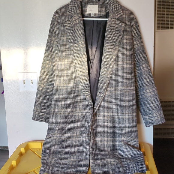 Jacket - Picture 1 of 2